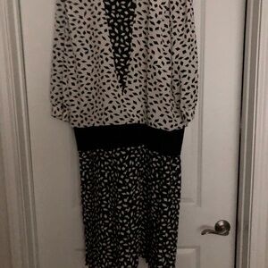 Elegant Black and White Long Sleeve Dress Size 12